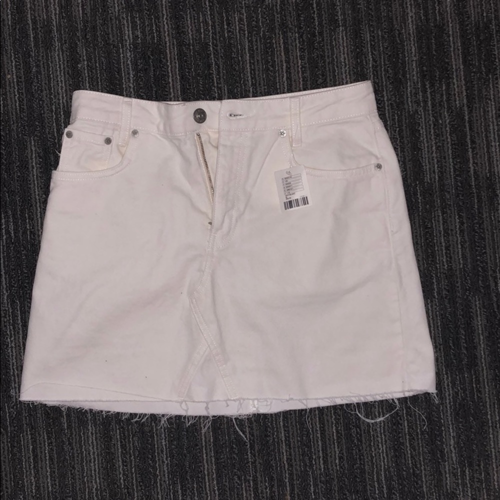 White denim skirt